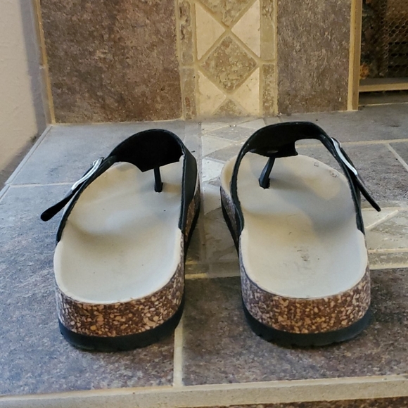 Forever Link SZ 6 Black Slide-On Thong Sandals - Picture 4 of 8